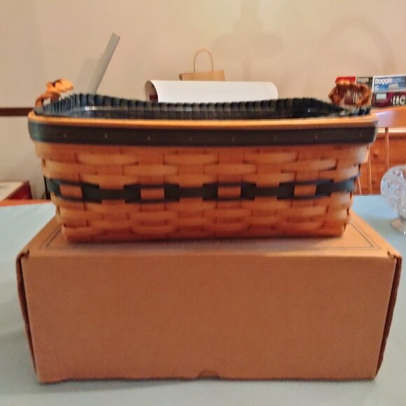 Longaberger 1997 Collector's Club Welcome Home Basket - Picture 2 of 5